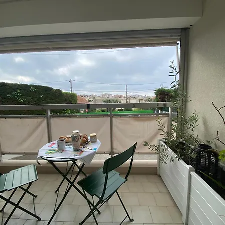 Appartement Cocon élégant Avec Balcon Ensoleillé Proche *