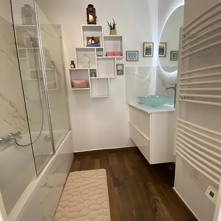 Cocon élégant Avec Balcon Ensoleillé Proche * Antibes