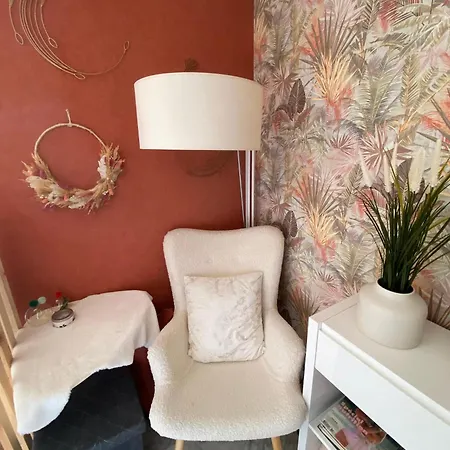 Appartement Cocon élégant Avec Balcon Ensoleillé Proche *