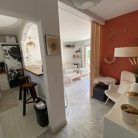 Cocon élégant Avec Balcon Ensoleillé Proche * Antibes