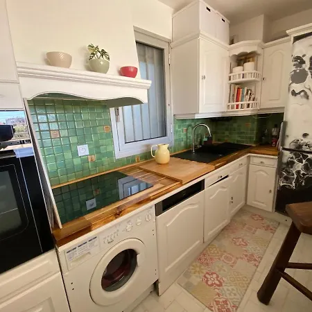 Cocon élégant Avec Balcon Ensoleillé Proche Appartement