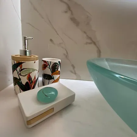 Cocon élégant Avec Balcon Ensoleillé Proche Appartement Antibes