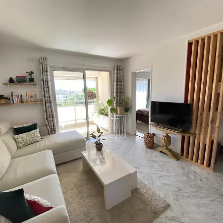 Appartement Cocon élégant Avec Balcon Ensoleillé Proche *