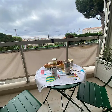 Appartement Cocon élégant Avec Balcon Ensoleillé Proche