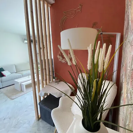 Cocon élégant Avec Balcon Ensoleillé Proche